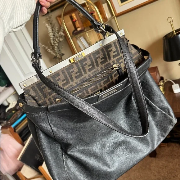Fendi Peekaboo Large Bag in Black and Zucca Monogram Lining - Picture 4 of 11